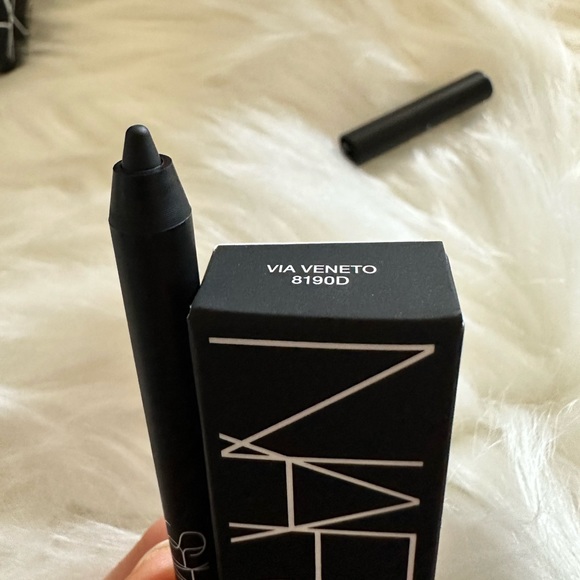 NEW💄NARS 4pc Beauty Bundle - Picture 2 of 16